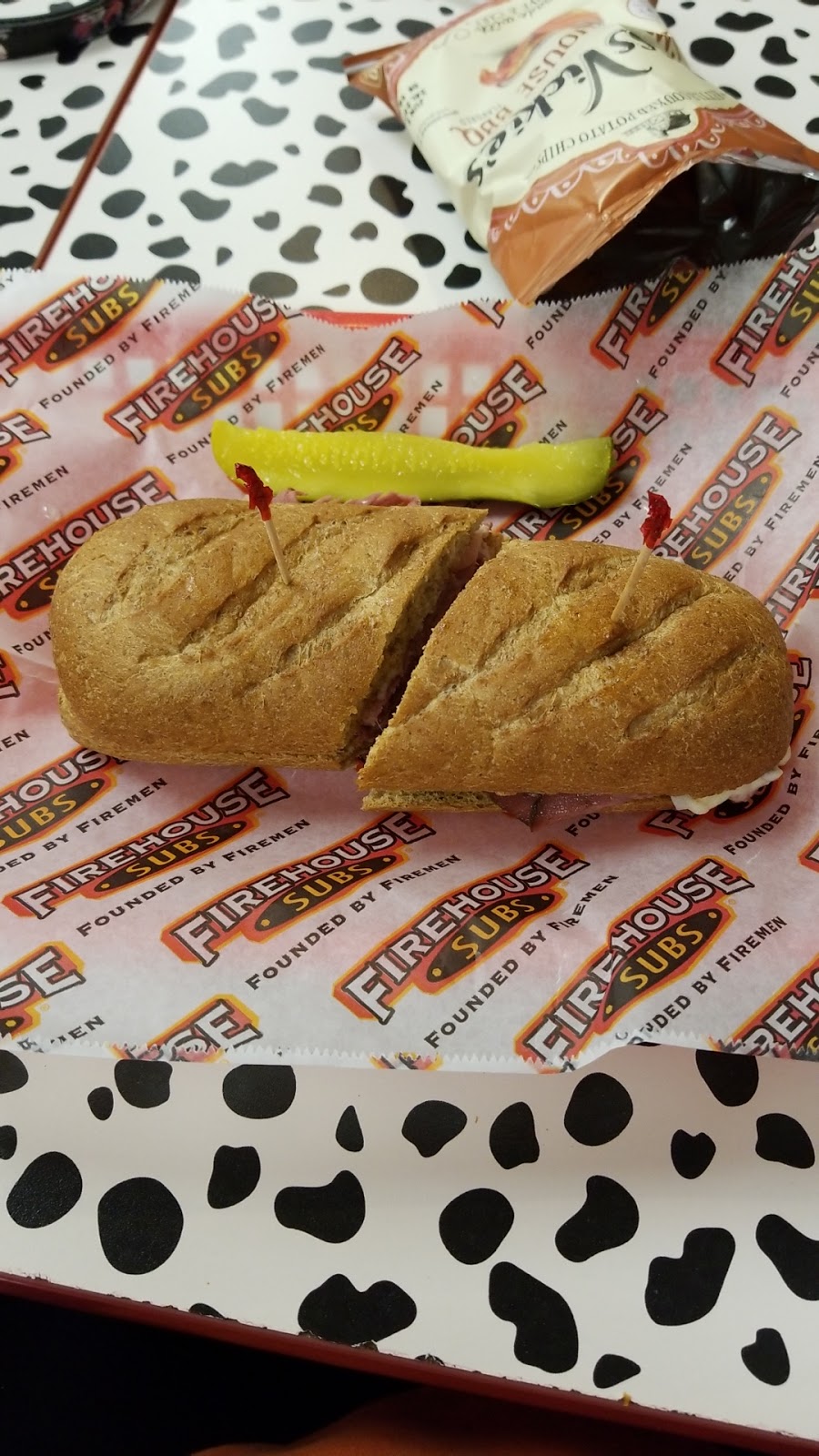 Firehouse Subs Oakville | 4595 Chestnut Park Plaza, St. Louis, MO 63129, USA | Phone: (314) 200-3200