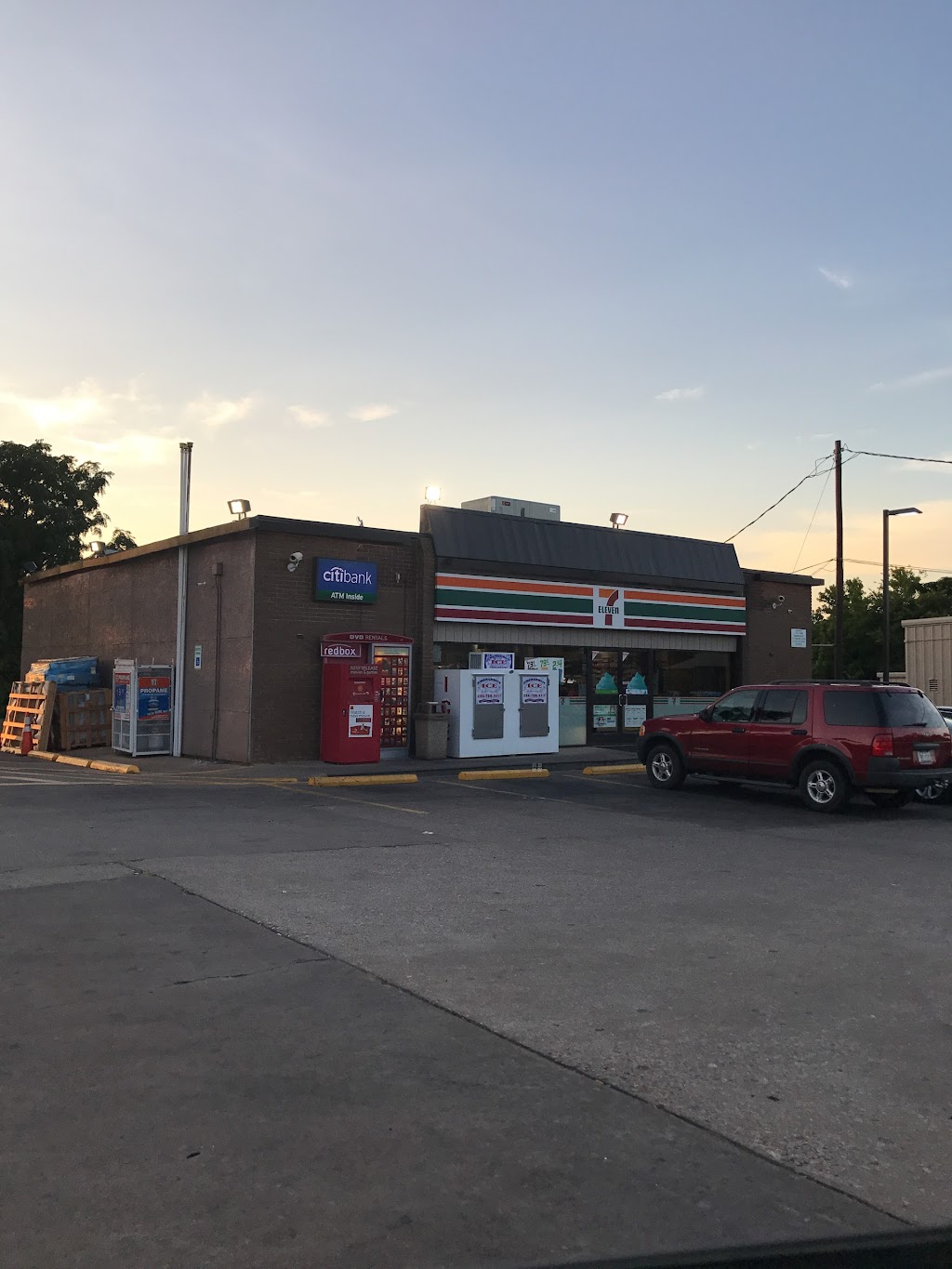 7-Eleven | 6306 Menchaca Rd, Austin, TX 78745, USA | Phone: (512) 443-7139