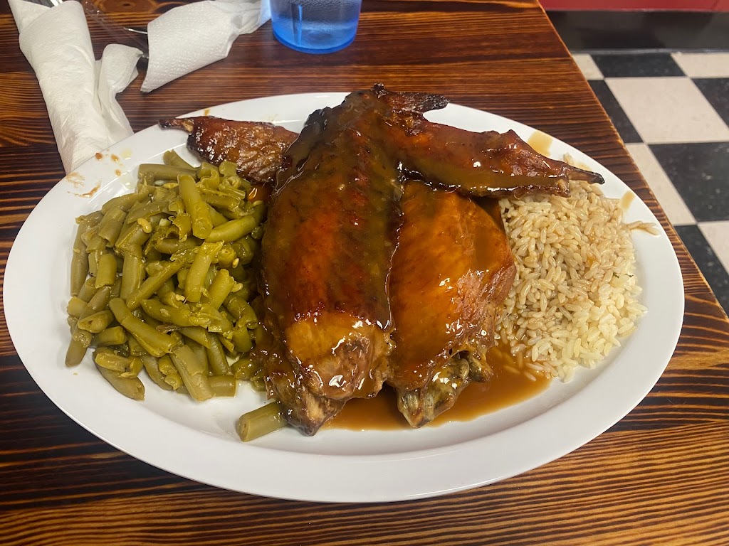 G & Ts Soul Food | 103a Tanglewood Pkwy, Elizabeth City, NC 27909, USA | Phone: (252) 621-1512