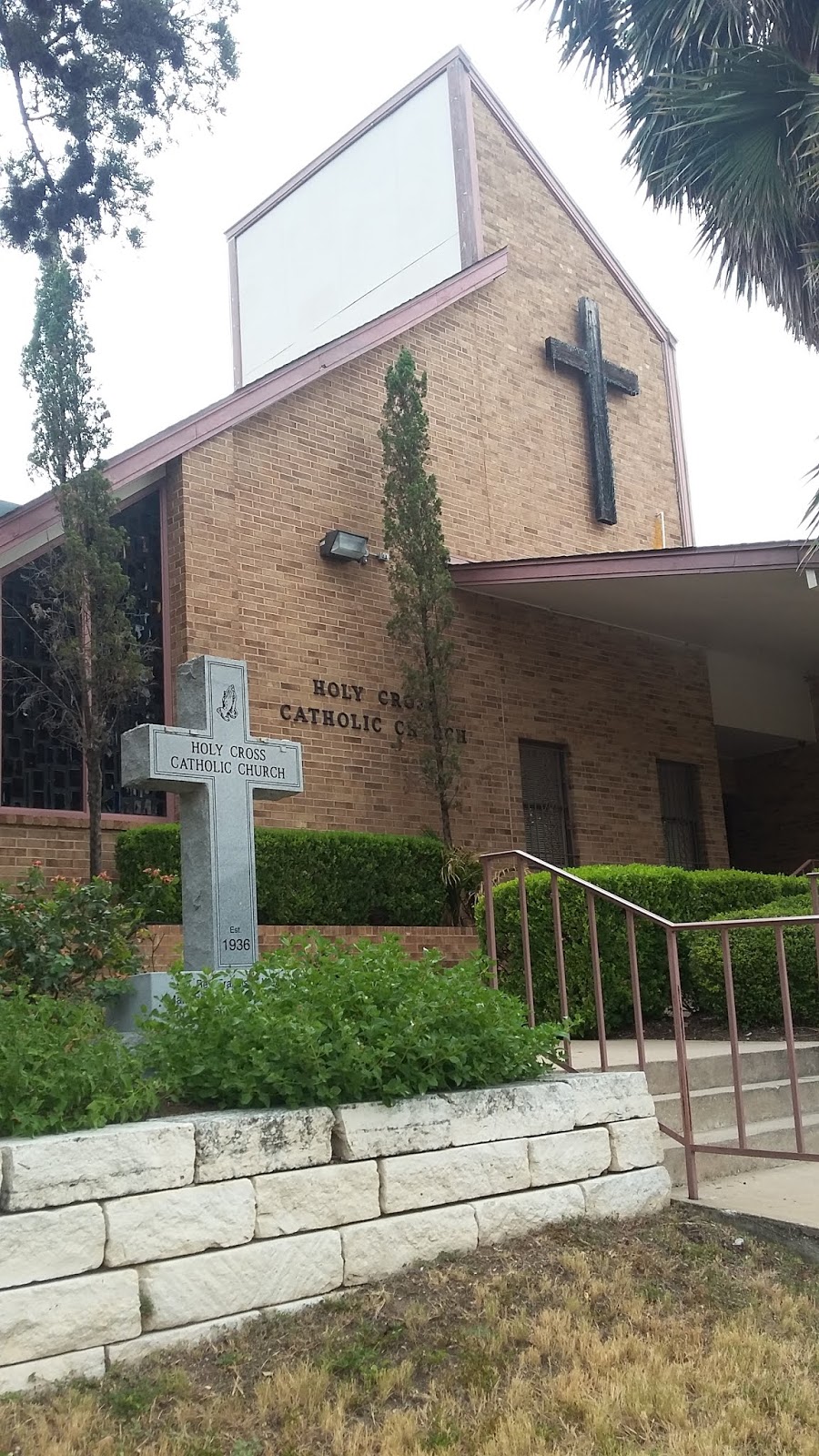 Holy Cross Catholic Church | 1610 E 11th St, Austin, TX 78702, USA | Phone: (512) 472-3741