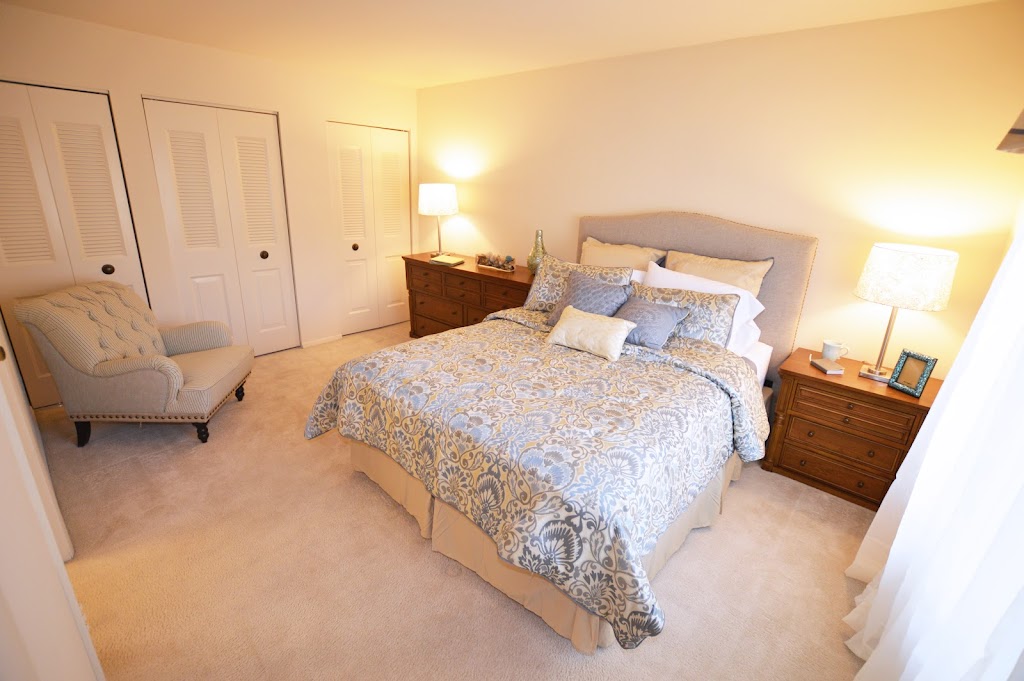 The Bluffs at Clarys Forest Apartments | 12100 Little Patuxent Pkwy # H, Columbia, MD 21044, USA | Phone: (410) 995-0900