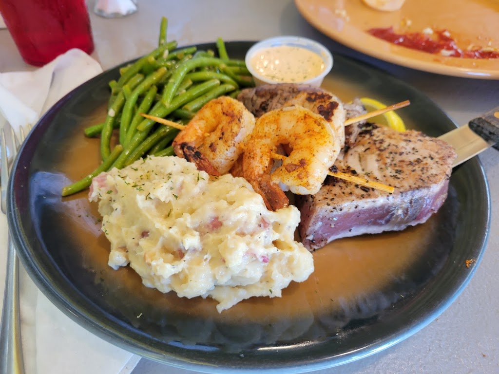 Uncle Ikes Sandbar & Grill | 1159 Austin Street #111AB, Corolla, NC 27927, USA | Phone: (252) 597-1606