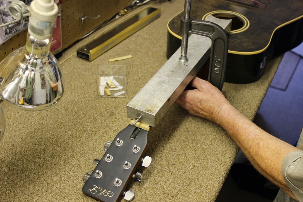 Barrett Guitar Repair | 18021 Meadowlark Ln, Lake Oswego, OR 97034, USA | Phone: (503) 638-6401