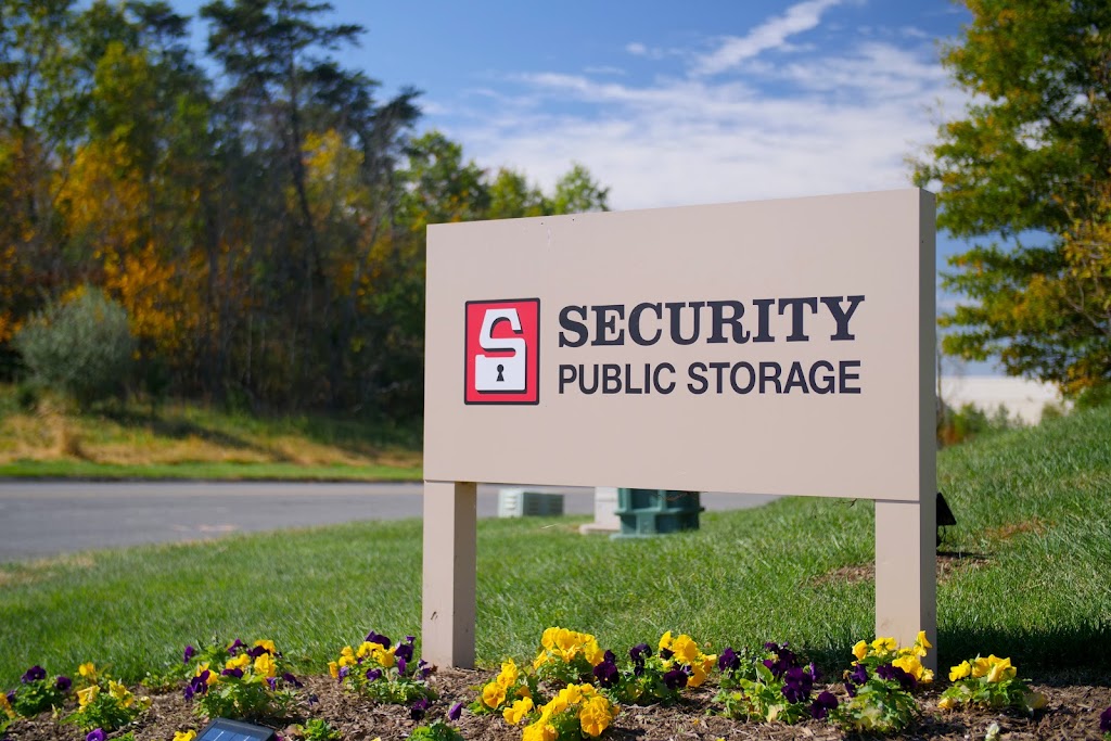 Security Public Storage | 45050 Russell Branch Pkwy, Ashburn, VA 20147, USA | Phone: (703) 596-1117