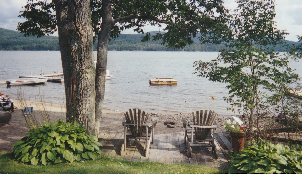 Burkes Cottages On Indian Lake | 220 Lakeshore Dr, Indian Lake, NY 12842, USA | Phone: (518) 648-5258