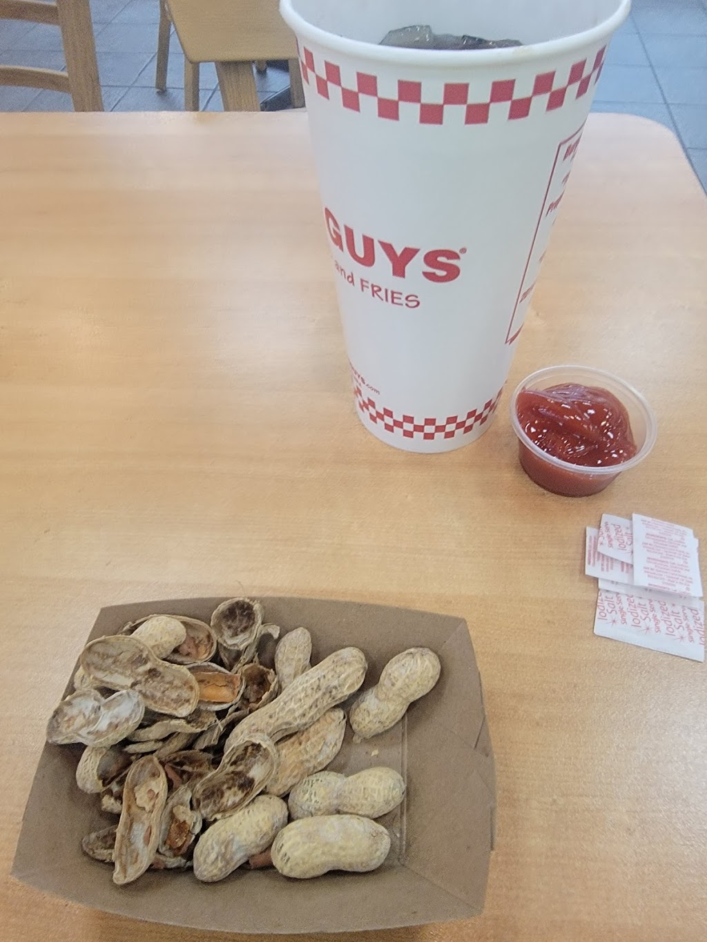 Five Guys | 6951 E Broad St, Columbus, OH 43213, USA | Phone: (614) 575-1555