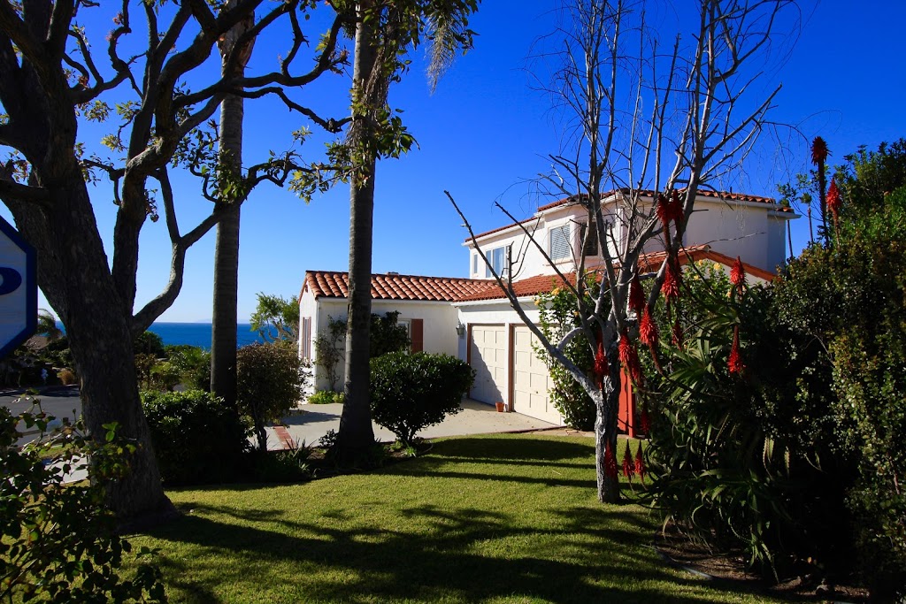 Three Arch Bay Real Estate | 31582 Coast Hwy, Laguna Beach, CA 92651, USA | Phone: (949) 432-3222