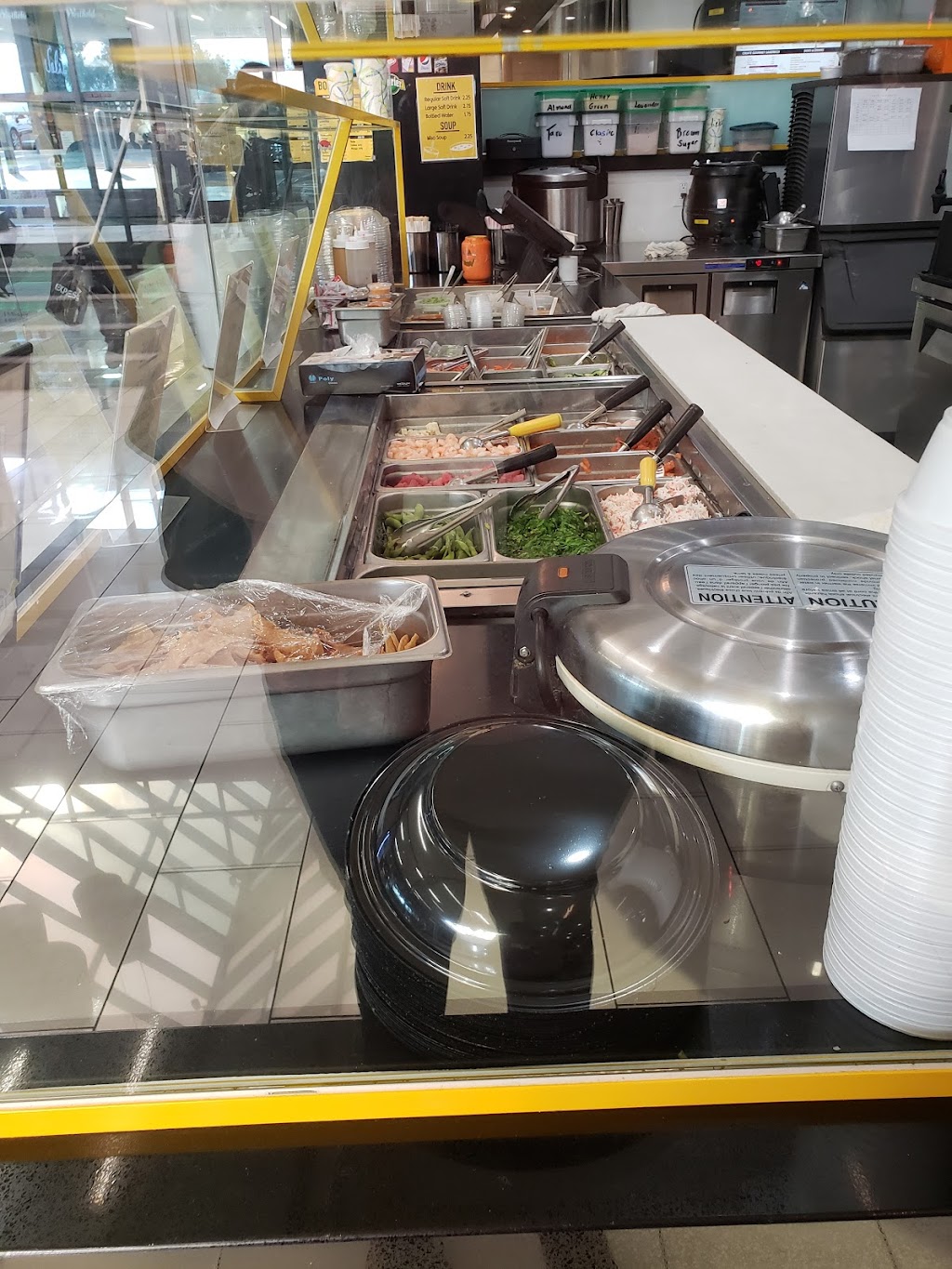 WOW Bento & Roll | 14006 Riverside Dr, Sherman Oaks, CA 91423, USA | Phone: (818) 341-3320