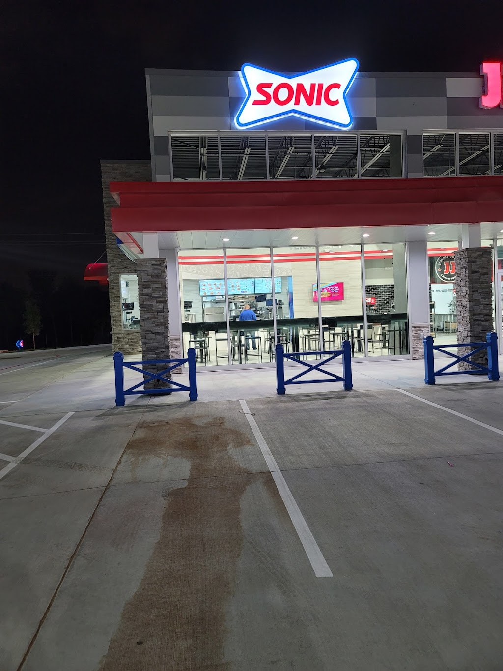 Sonic Drive-In | 3050 TX-360, Euless, TX 76039, USA | Phone: (817) 786-7300