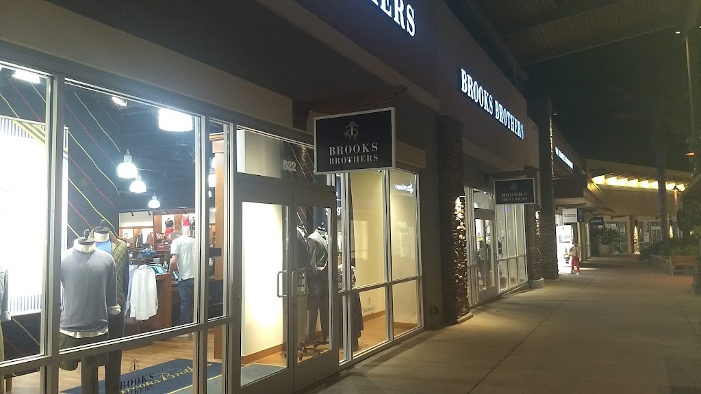 Brooks Brothers | 6401 Marana Center Blvd Space 822, Tucson, AZ 85742 | Phone: (520) 988-3926