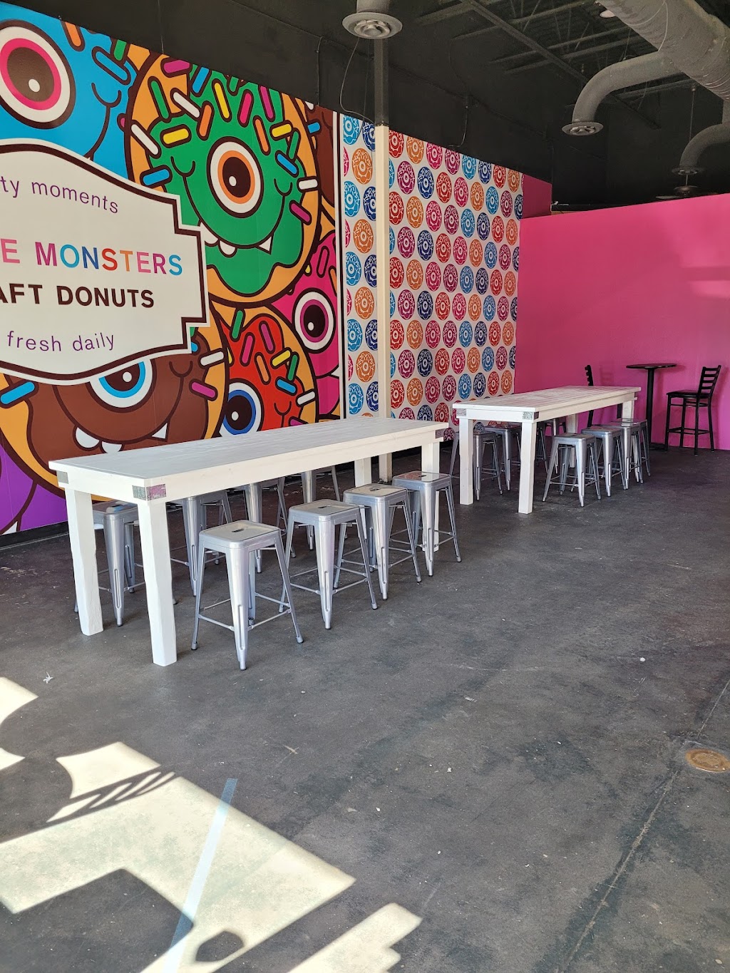 Giggle Monsters Craft Donuts Bells Ferry | 10511 Bells Ferry Rd #300, Canton, GA 30114, USA | Phone: (678) 880-6504