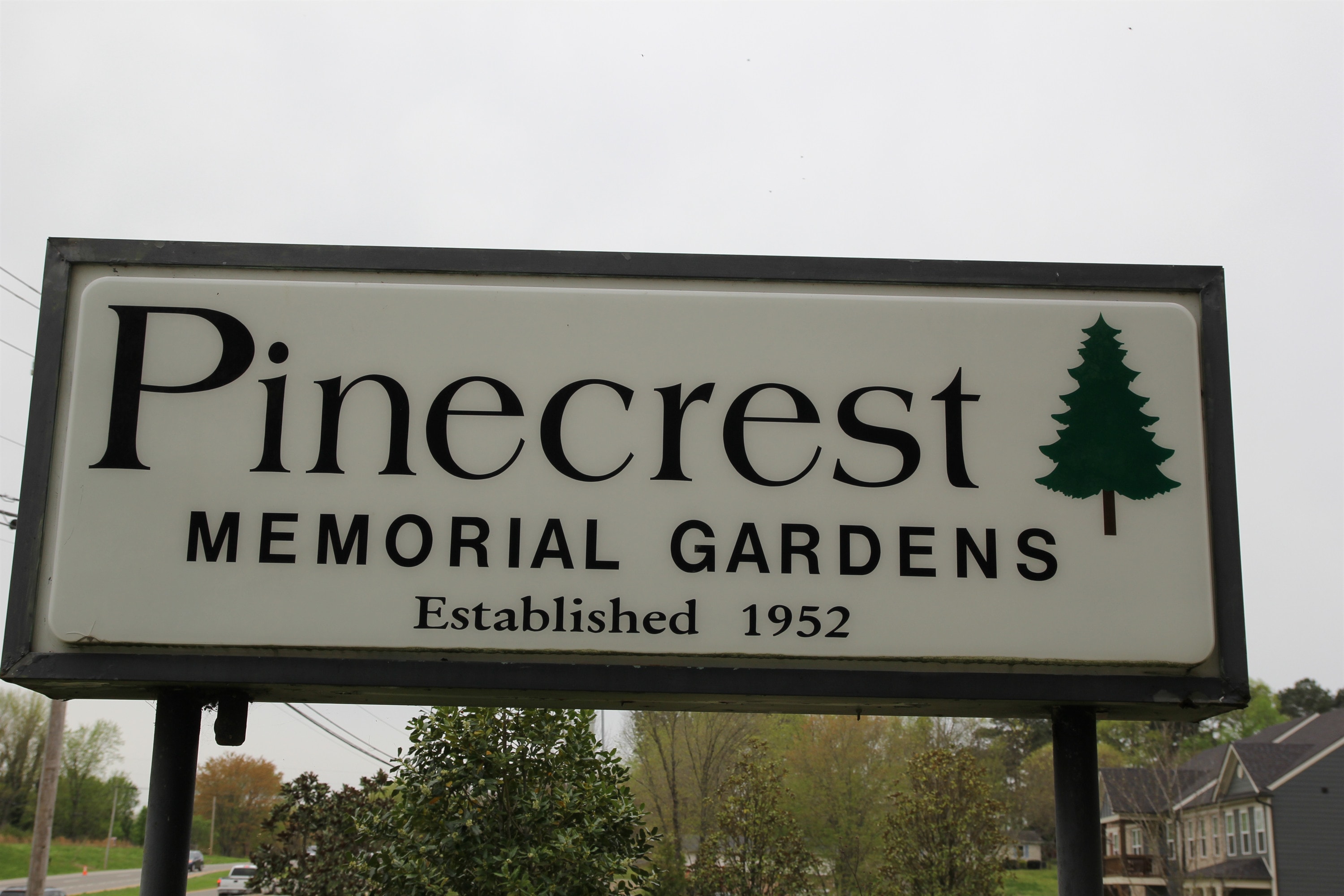 Pinecrest Memorial Gardens | 2391 Nashville Hwy, Columbia, TN 38401, United States | Phone: (931) 486-0777