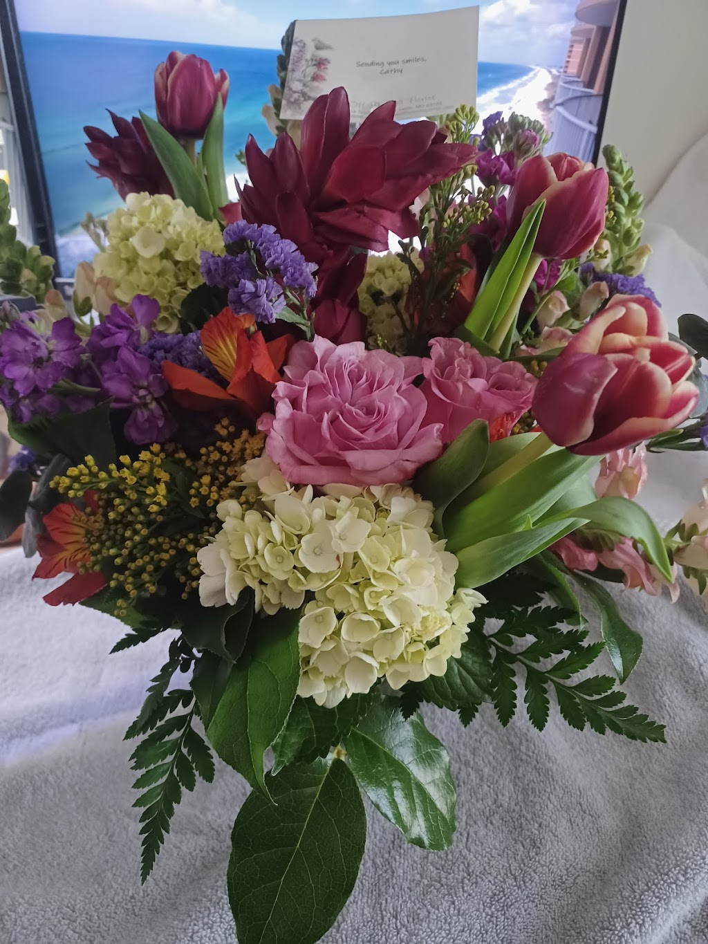 Off The Wall Florist | 10704 Tesshire Dr, St. Louis, MO 63123, USA | Phone: (314) 842-0888