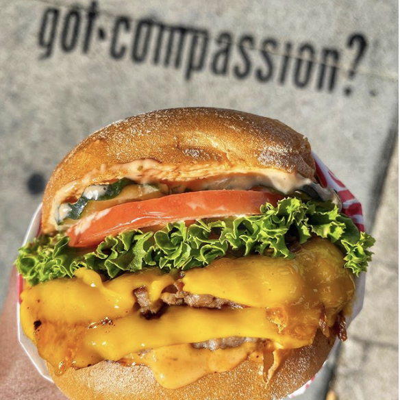 Monty’s Good Burger | 1533 Sunset Blvd, Los Angeles, CA 90026, USA | Phone: (213) 915-0257