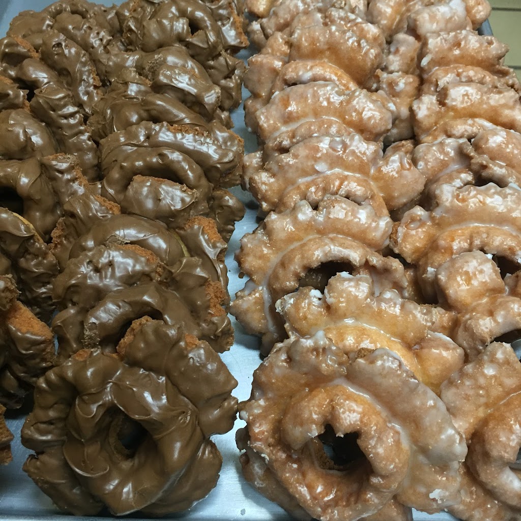 Toms Donut Shop No. 2 | 1749 Sierra St, Kingsburg, CA 93631, USA | Phone: (559) 897-0238