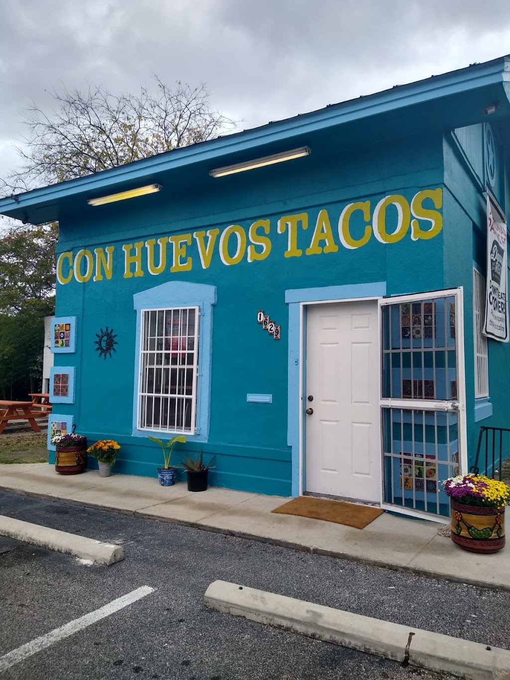 Con Huevos Tacos | 1629 E Houston St, San Antonio, TX 78202, USA | Phone: (210) 229-9295