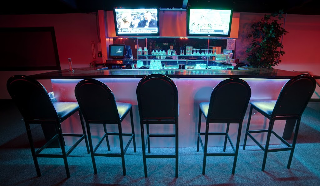 Knockouts - Topless Sports Bar | 1580 Clark St, Arcadia, CA 91006, USA | Phone: (626) 303-3003