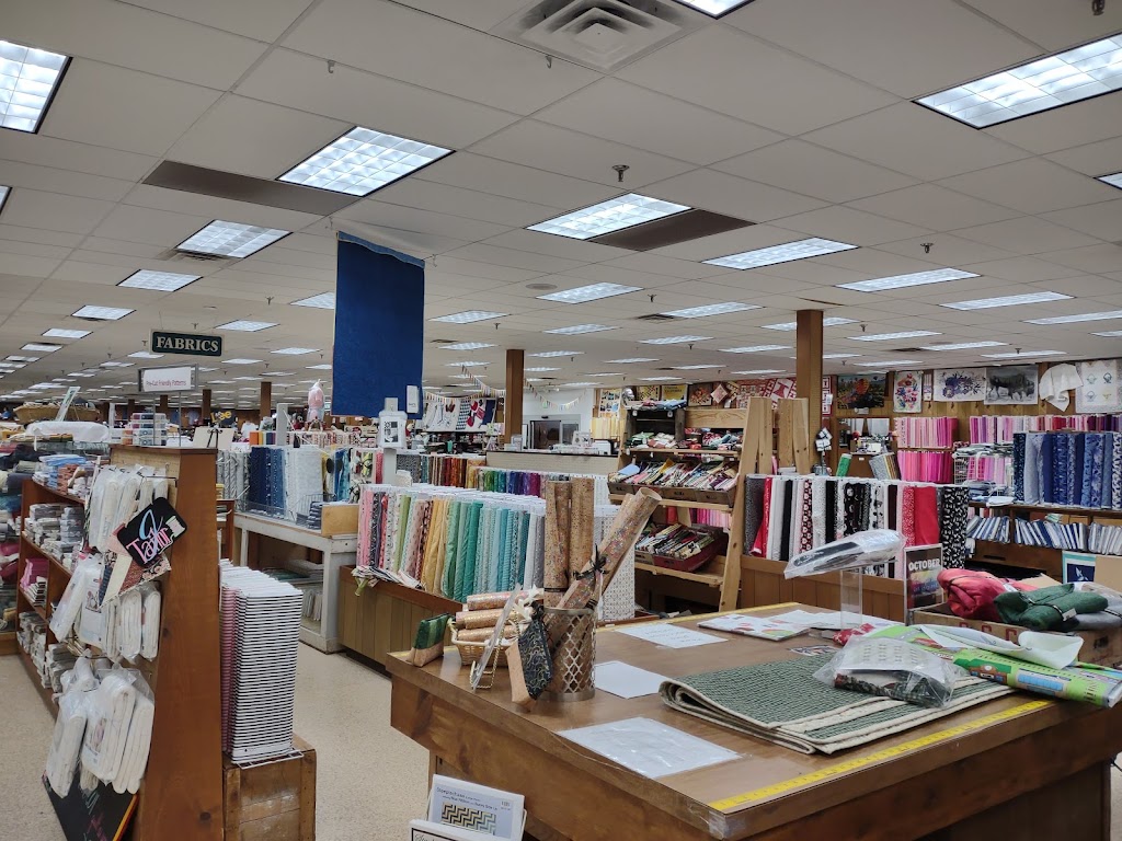 The Cotton Corner | 300 S Van Buren St, Shipshewana, IN 46565, USA | Phone: (260) 768-7393