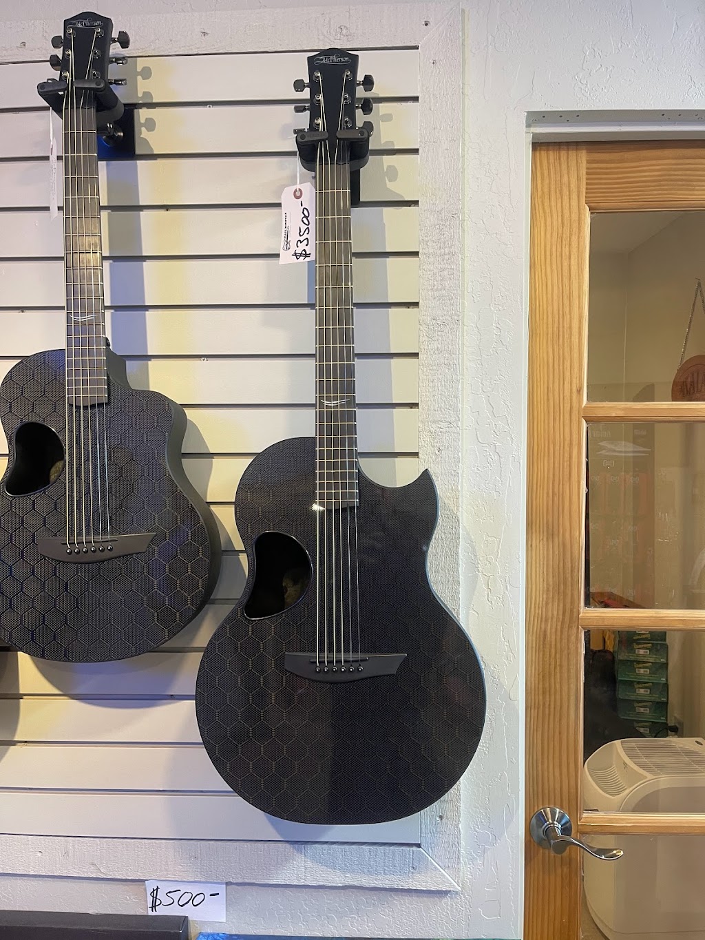 Black Mountain Guitar Co | 6220 E Cave Creek Rd, Cave Creek, AZ 85331, USA | Phone: (480) 488-5441