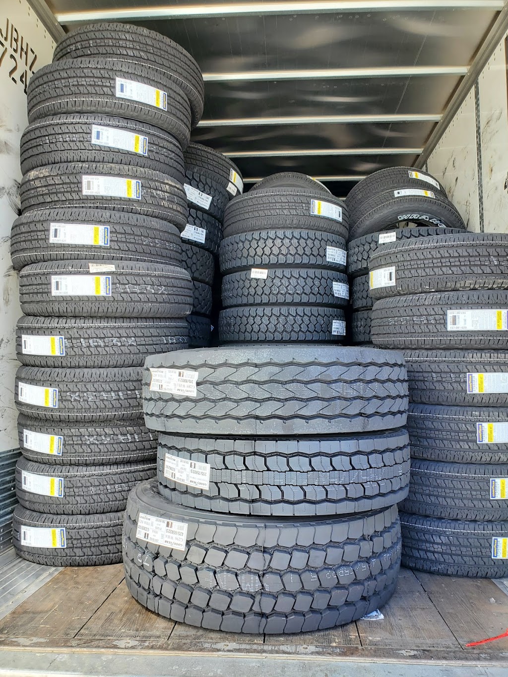 Goodyear Tire & Rubber Co | 17477 Nisqualli Rd, Victorville, CA 92395, USA | Phone: (760) 843-6400
