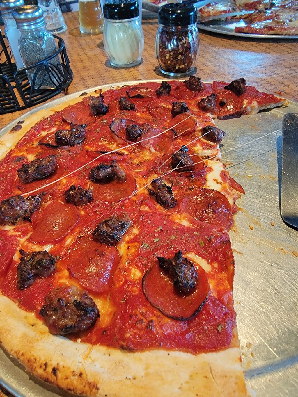 Mequon Pizza Company | 12020 N River Rd, Mequon, WI 53092, USA | Phone: (262) 242-5917