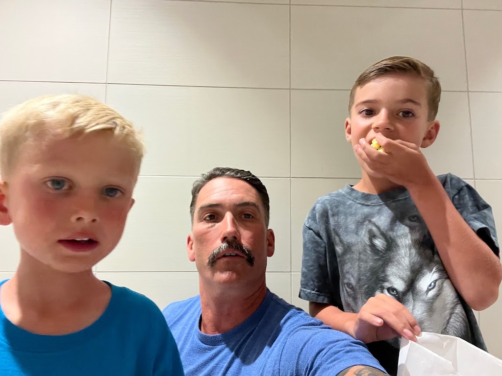 Mannys barbershop | 1051 W El Camino Real, Mountain View, CA 94040, USA | Phone: (650) 386-6400