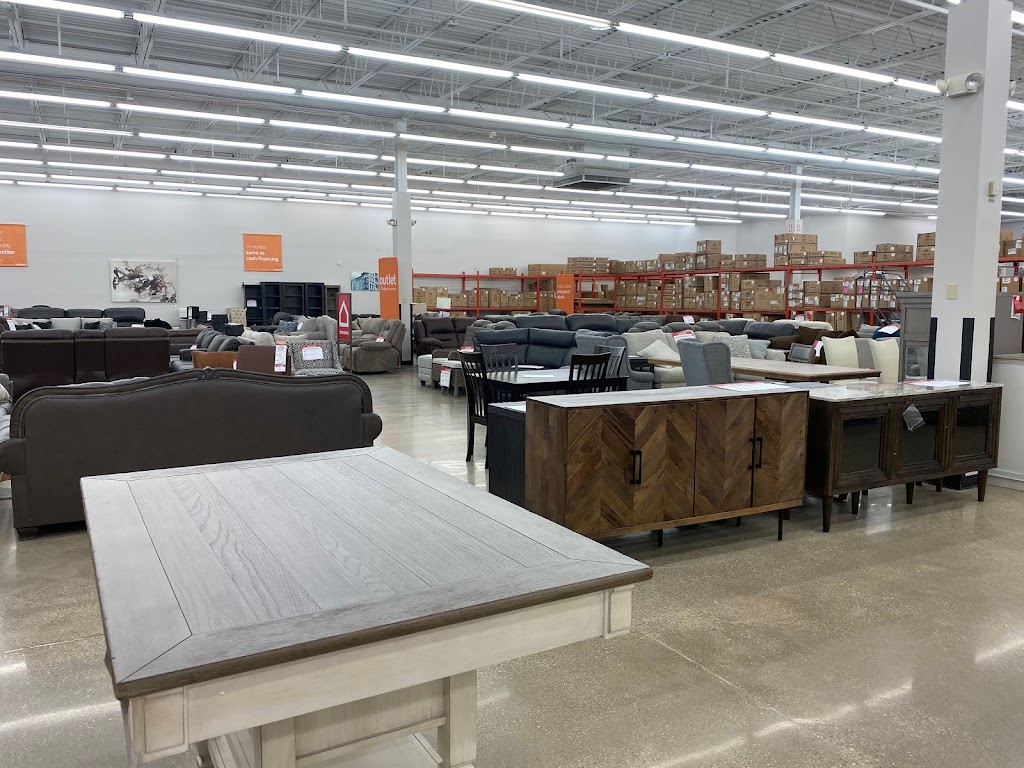 Ashley HomeStore Outlet | 570 Howe Ave, Cuyahoga Falls, OH 44221, USA | Phone: (330) 222-8993