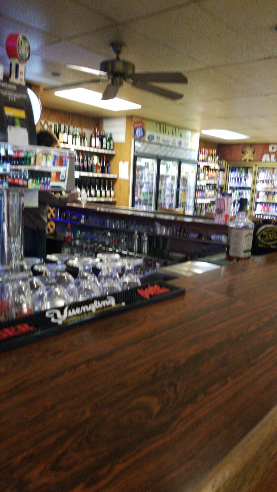 Grapevine Lounge & Discount Liquors | 921 US-206, Bordentown, NJ 08505, USA | Phone: (609) 298-5744