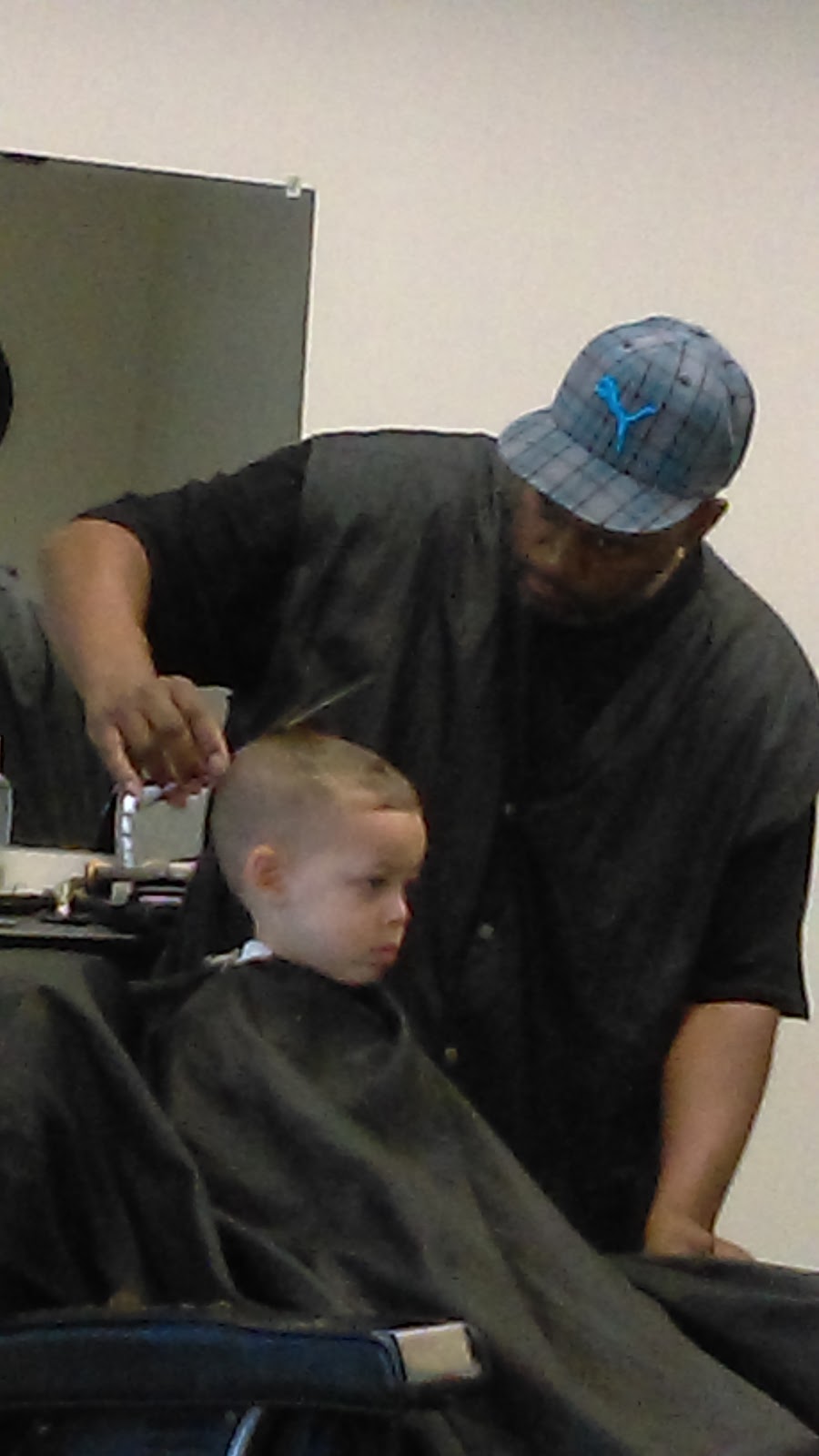 JLJR Unique Barbershop | 830 E 14th St, San Leandro, CA 94577, USA | Phone: (415) 917-0428