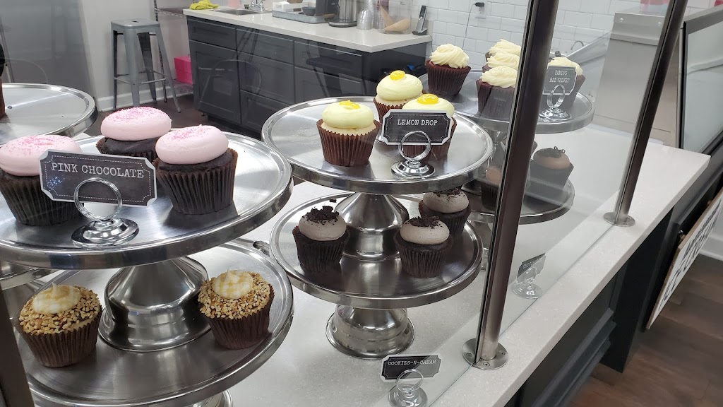 Smallcakes Cupcakery and Creamery | 1249 N Hamilton Rd, Gahanna, OH 43230, USA | Phone: (614) 532-5185