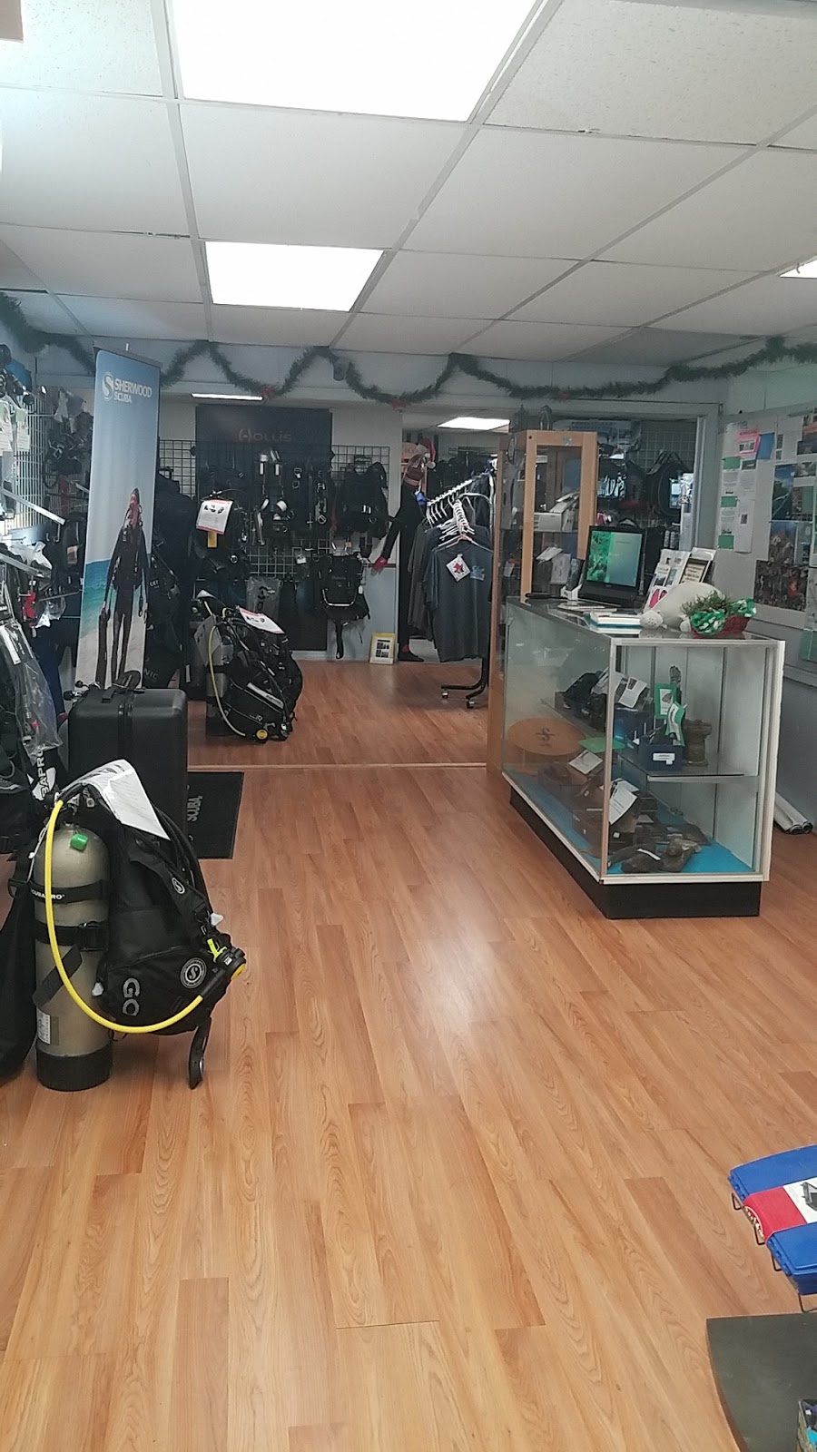 Blue Dolphin Dive Shop | 3010 S Stratford Rd, Winston-Salem, NC 27103, USA | Phone: (336) 760-9226