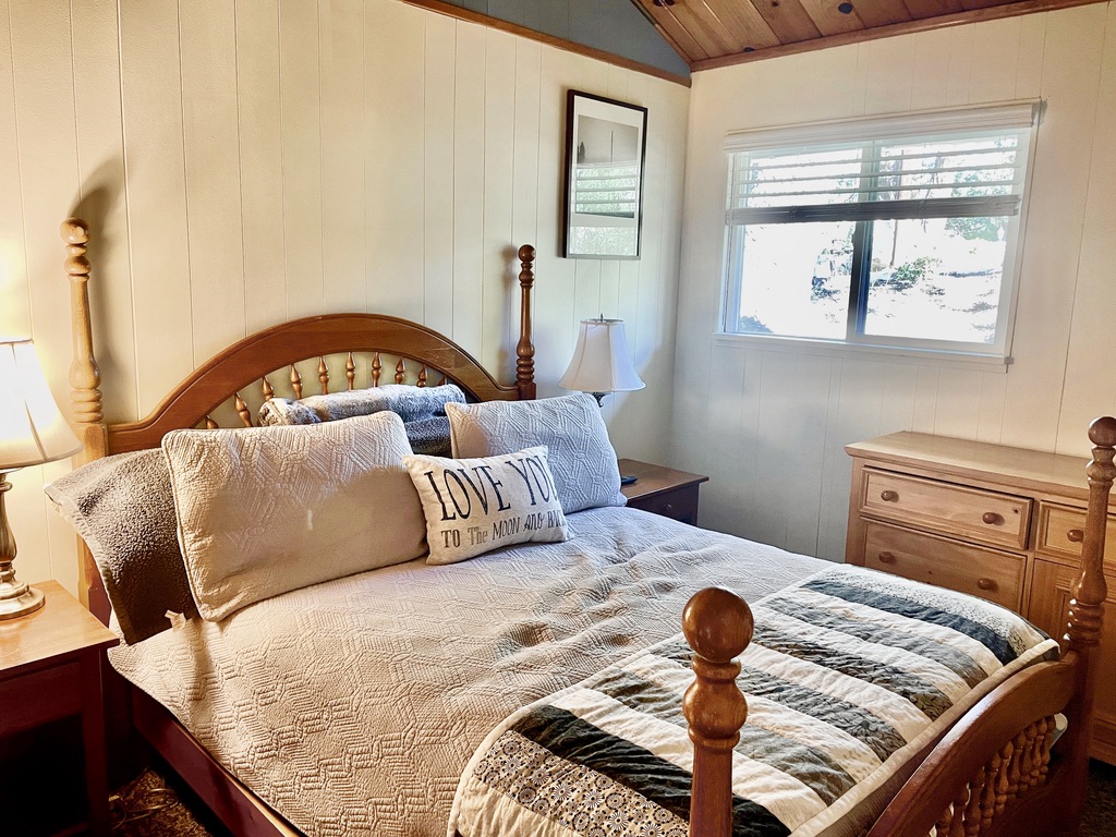 Moonridge Bear Mountain Cabin | 1266 San Pasqual Dr, Big Bear Lake, CA 92315, USA | Phone: (909) 366-9776