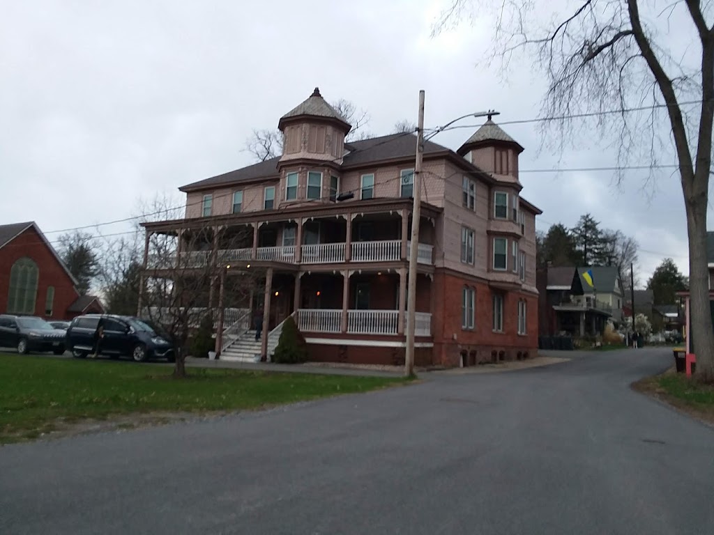 Inn At Round Lake B & B | 14 Covel Ave, Round Lake, NY 12151, USA | Phone: (518) 899-4914