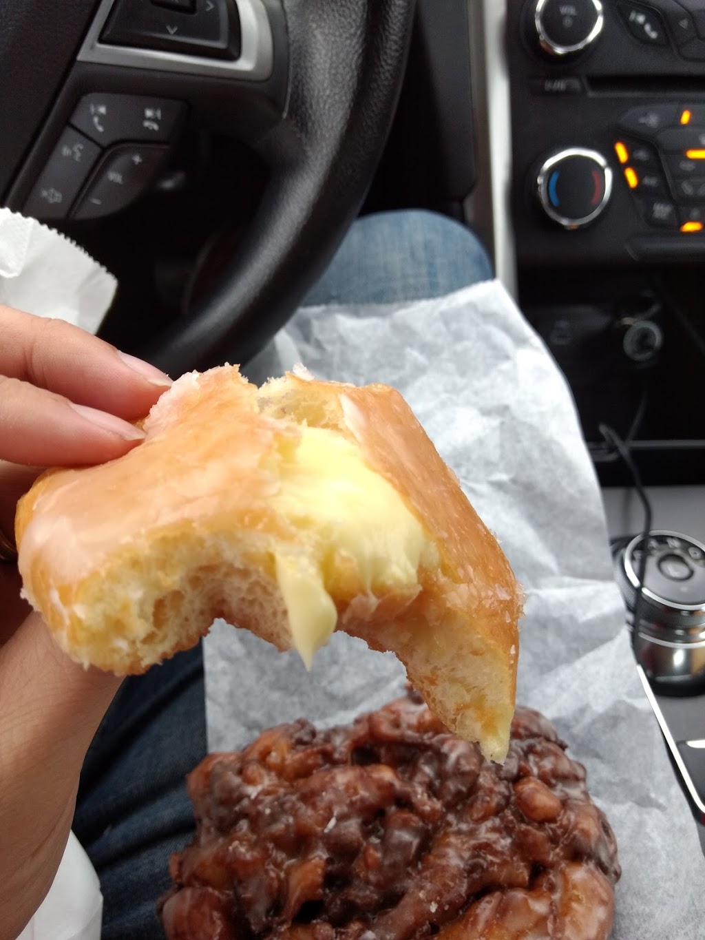 Shipley Do-Nuts | 2501 N Josey Ln # 104, Carrollton, TX 75006 | Phone: (972) 242-3424