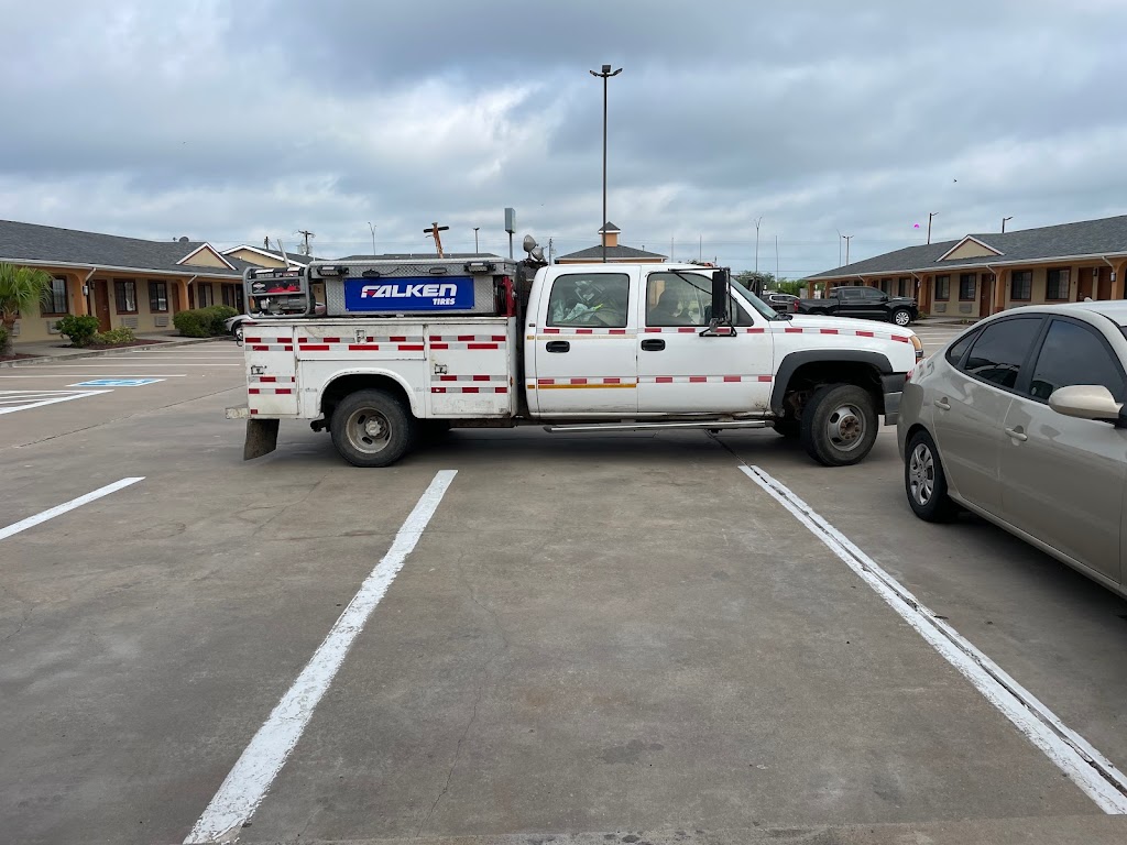 Master Tech Tire Repairs & Services (mobile service) | 1041 US-281, Falfurrias, TX 78355, USA | Phone: (832) 952-6613