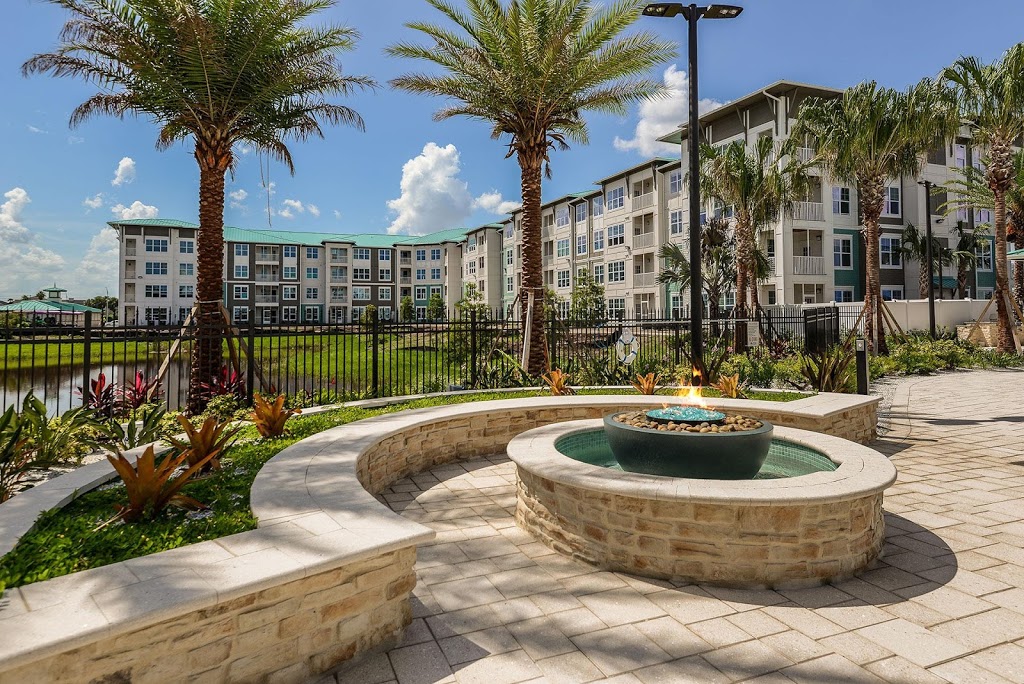 Axis West Apartments | 6820 Axis W Cir, Orlando, FL 32821, USA | Phone: (407) 778-5265