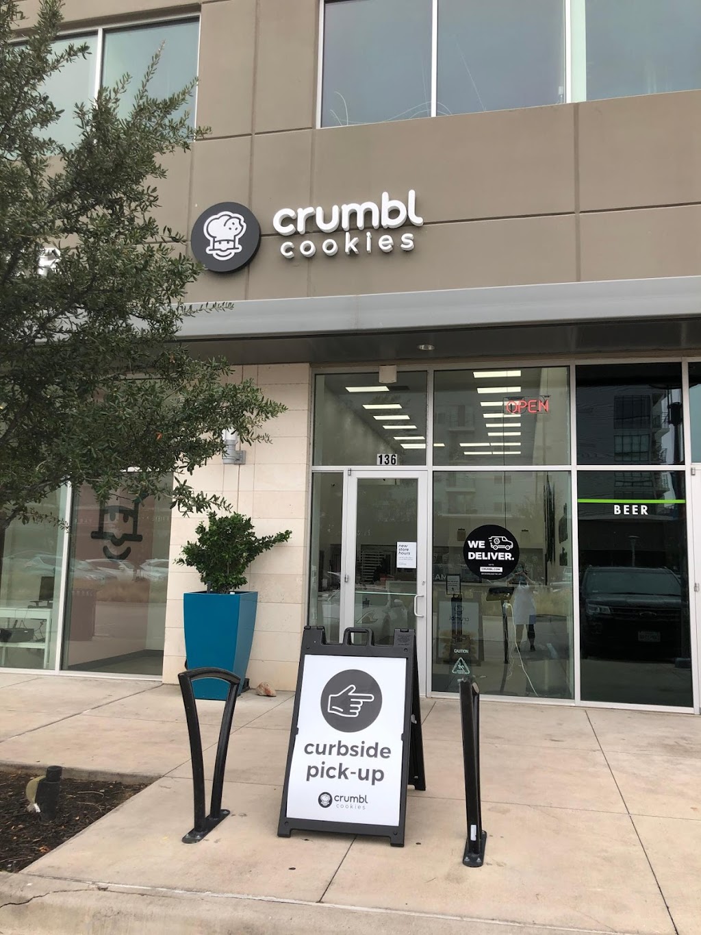 Crumbl - 7th Street | 2300 W 7th St, Fort Worth, TX 76107, USA | Phone: (682) 285-2798