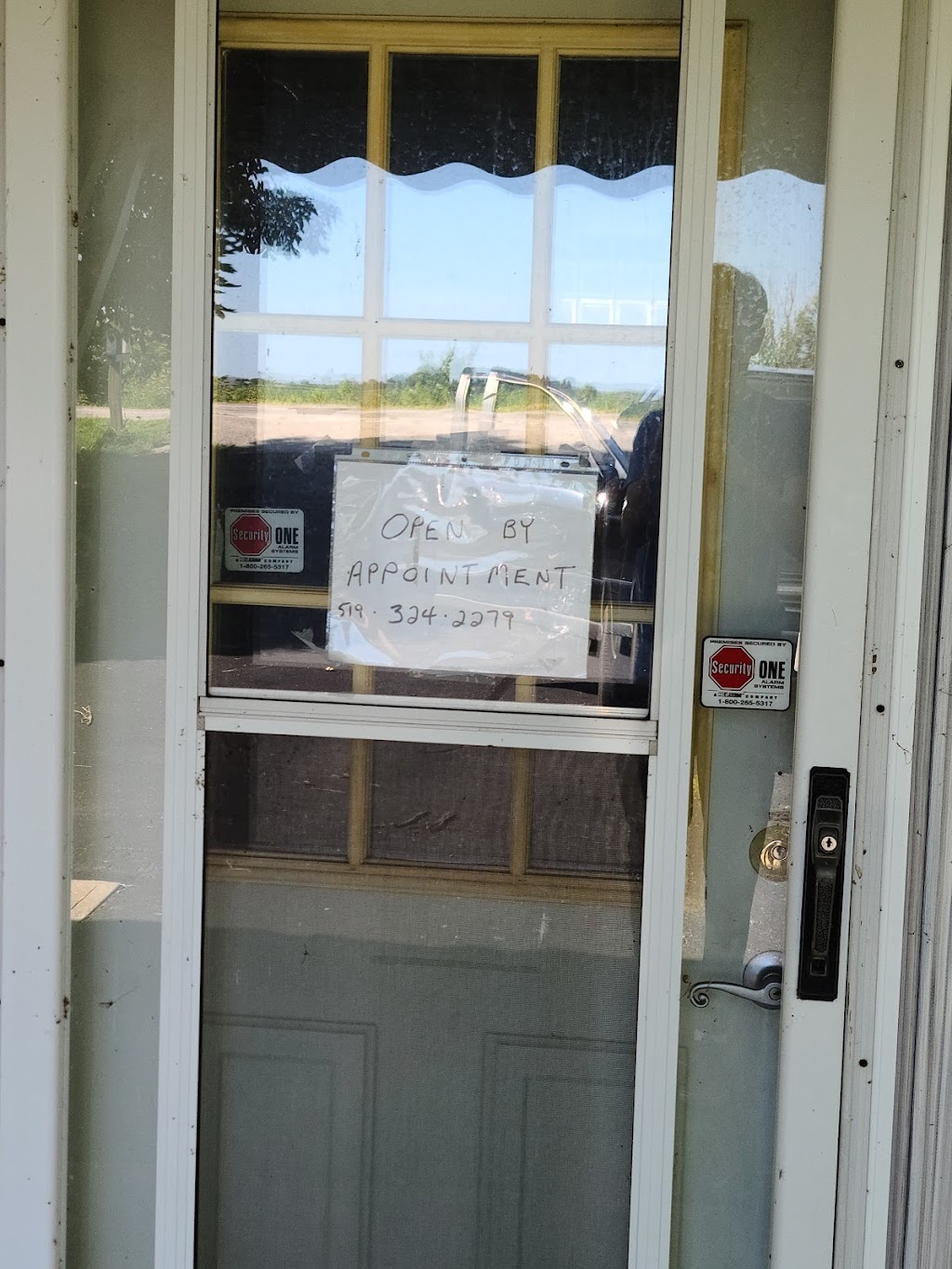 Pelees "Rock Bottom" | 1616 Mersea Road D, Leamington, ON N8H 3V4, Canada | Phone: (519) 324-2279