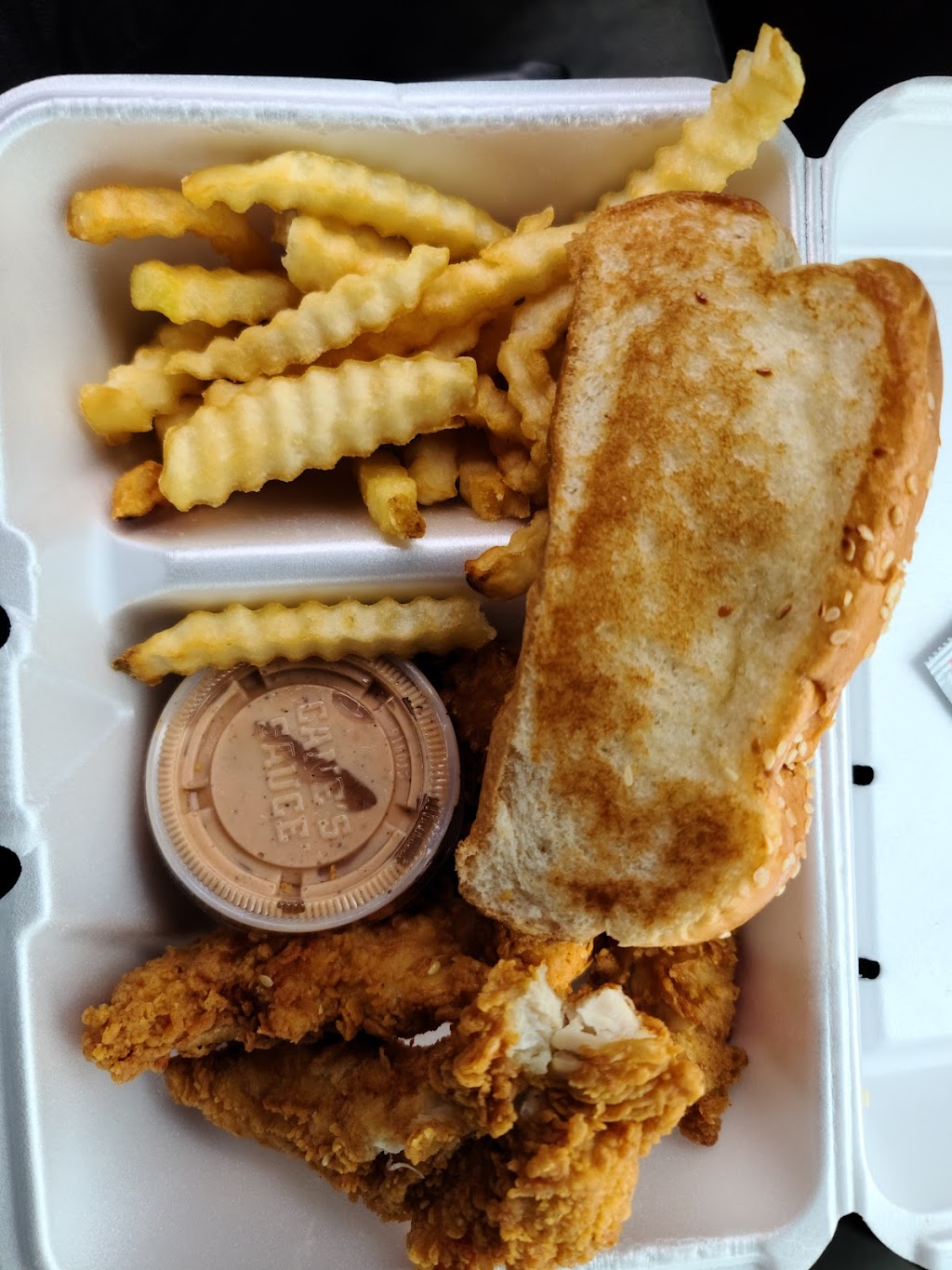 Raising Canes Chicken Fingers | 3820 S Hamilton Rd, Groveport, OH 43125, USA | Phone: (614) 626-8101