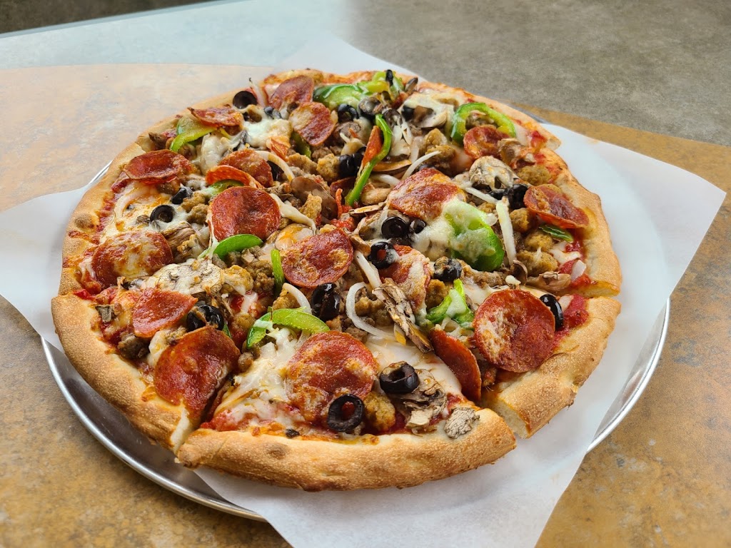 Vic’s Pizza | 305 W College St, Columbiana, AL 35051, USA | Phone: (205) 671-5100