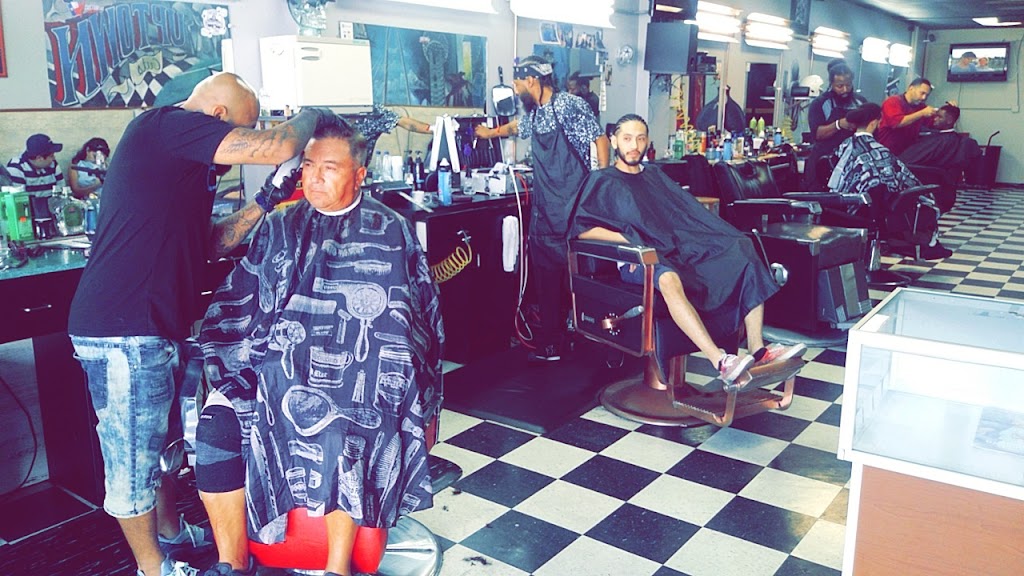 Uptown Barbers | 2501 N Josey Ln #104, Carrollton, TX 75006, USA | Phone: (972) 323-4328