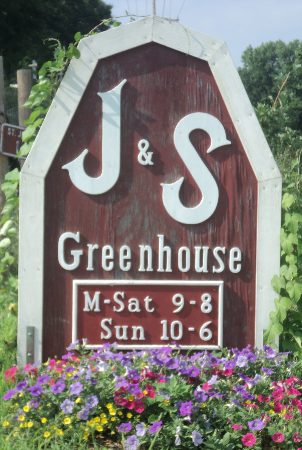 J & S Greenhouse | 1408 Co Rd V, Houlton, WI 54082, USA | Phone: (715) 549-5280