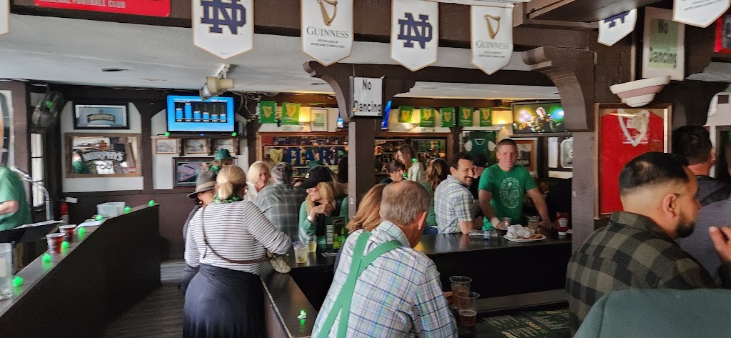 The Shamrock Bar & Grill | 2633 West Coast Hwy C, Newport Beach, CA 92663, USA | Phone: (949) 631-5633