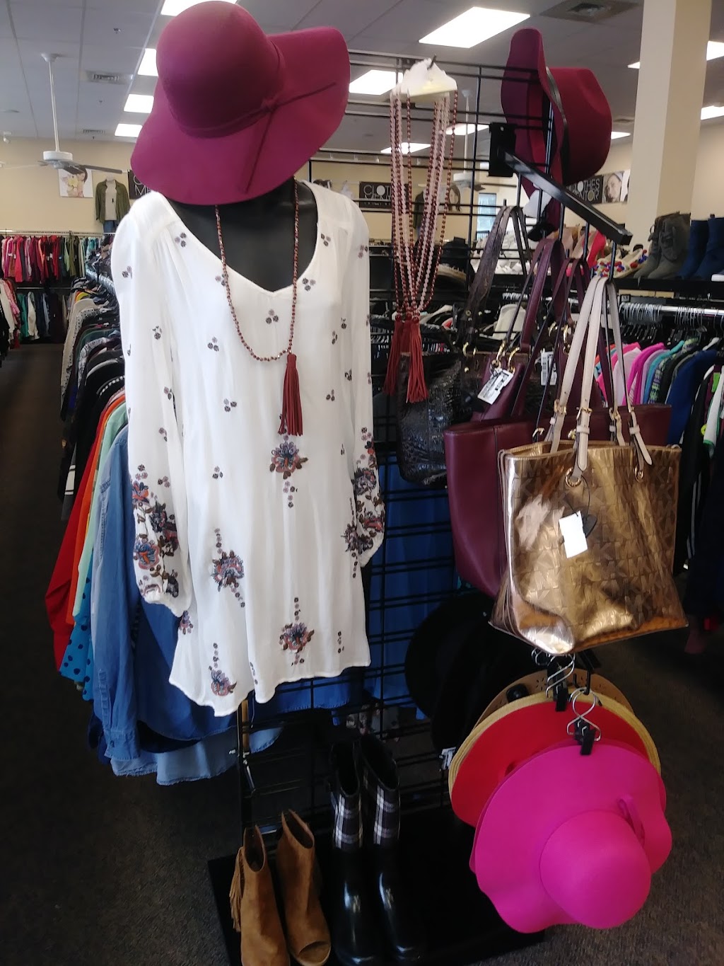 Clothes Mentor | 5911 Poyner Village Pkwy, Raleigh, NC 27616, USA | Phone: (919) 713-0007