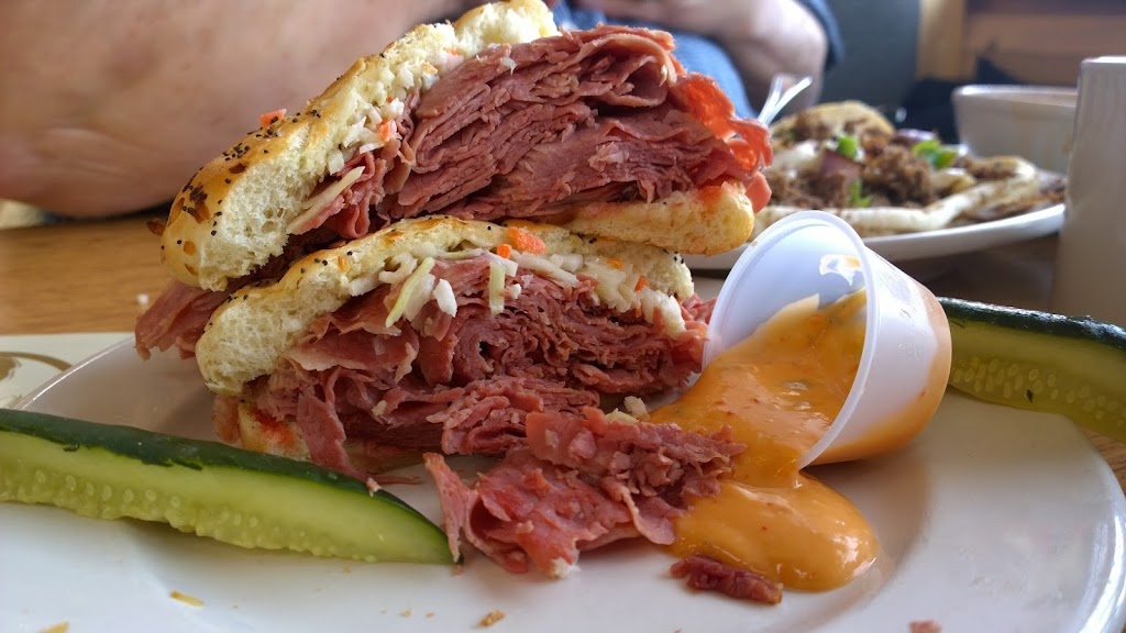 Franks Deli & Grill | 3401-3445 Russell St, Detroit, MI 48207, USA | Phone: (313) 285-9551