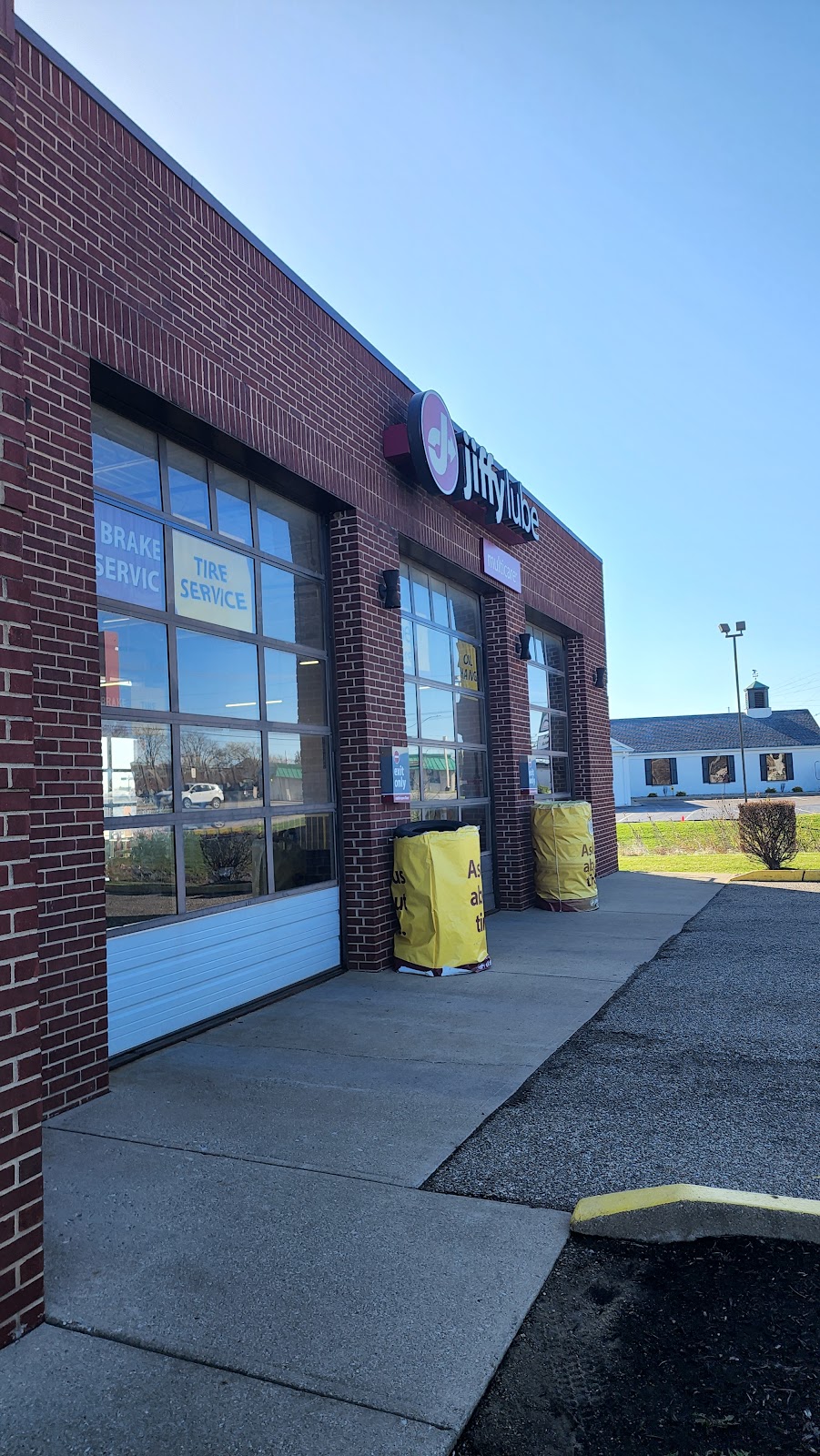 Jiffy Lube | 1358 Main St, Hamilton, OH 45013, USA | Phone: (513) 737-5700