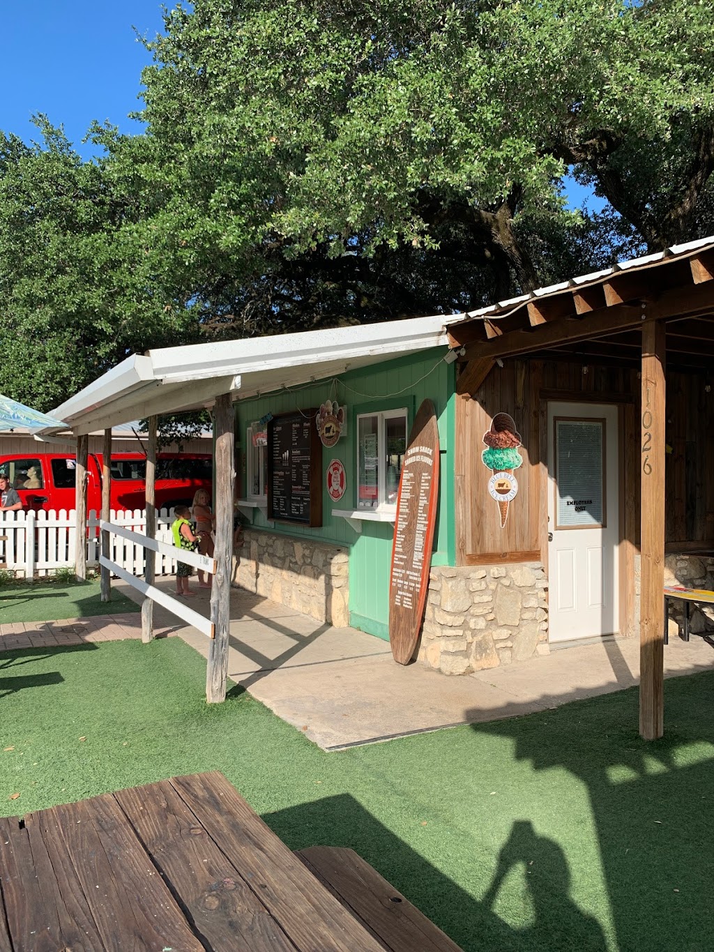 Funky Munky Shaved Ice | 1026 NE Barnard St, Glen Rose, TX 76043, USA | Phone: (254) 296-0000