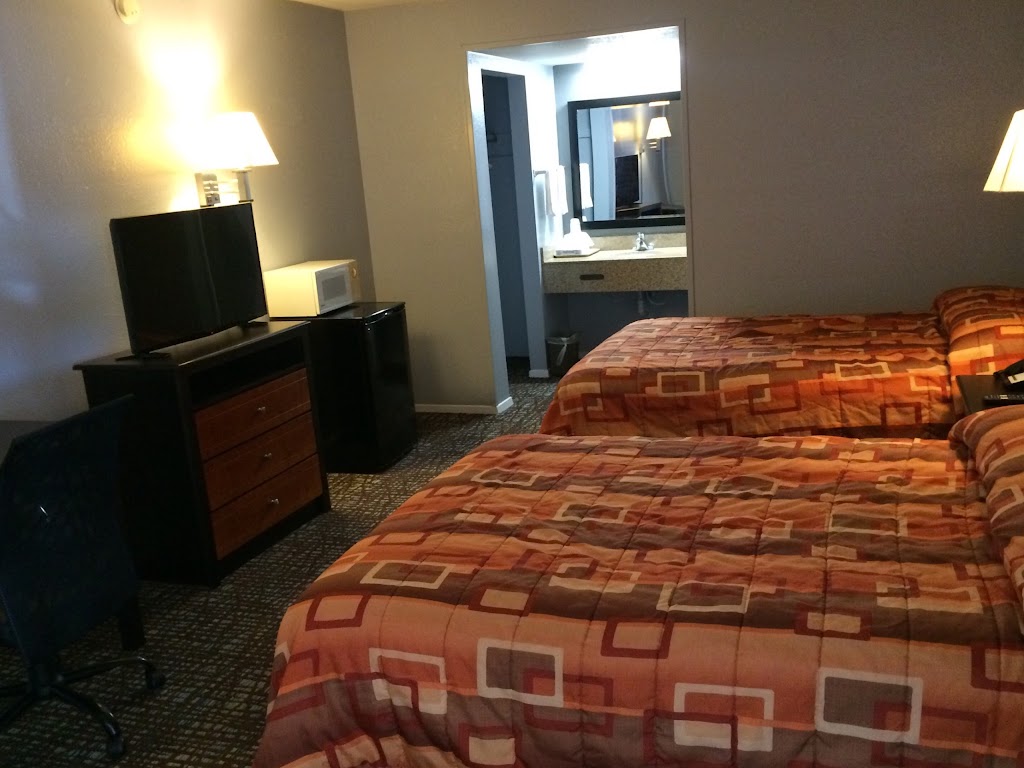 Wilshire Inn Motel | 1720 E E Main St, Cushing, OK 74023, USA | Phone: (918) 225-1900