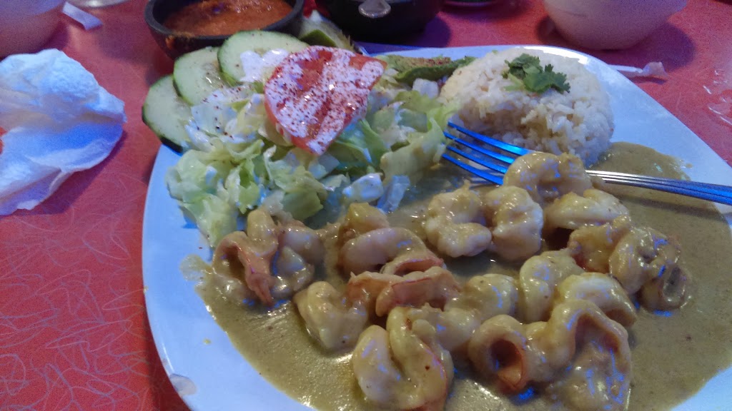 Tacos Y Mariscos El Tapatio | 712 L St, Sanger, CA 93657, USA | Phone: (559) 875-9100