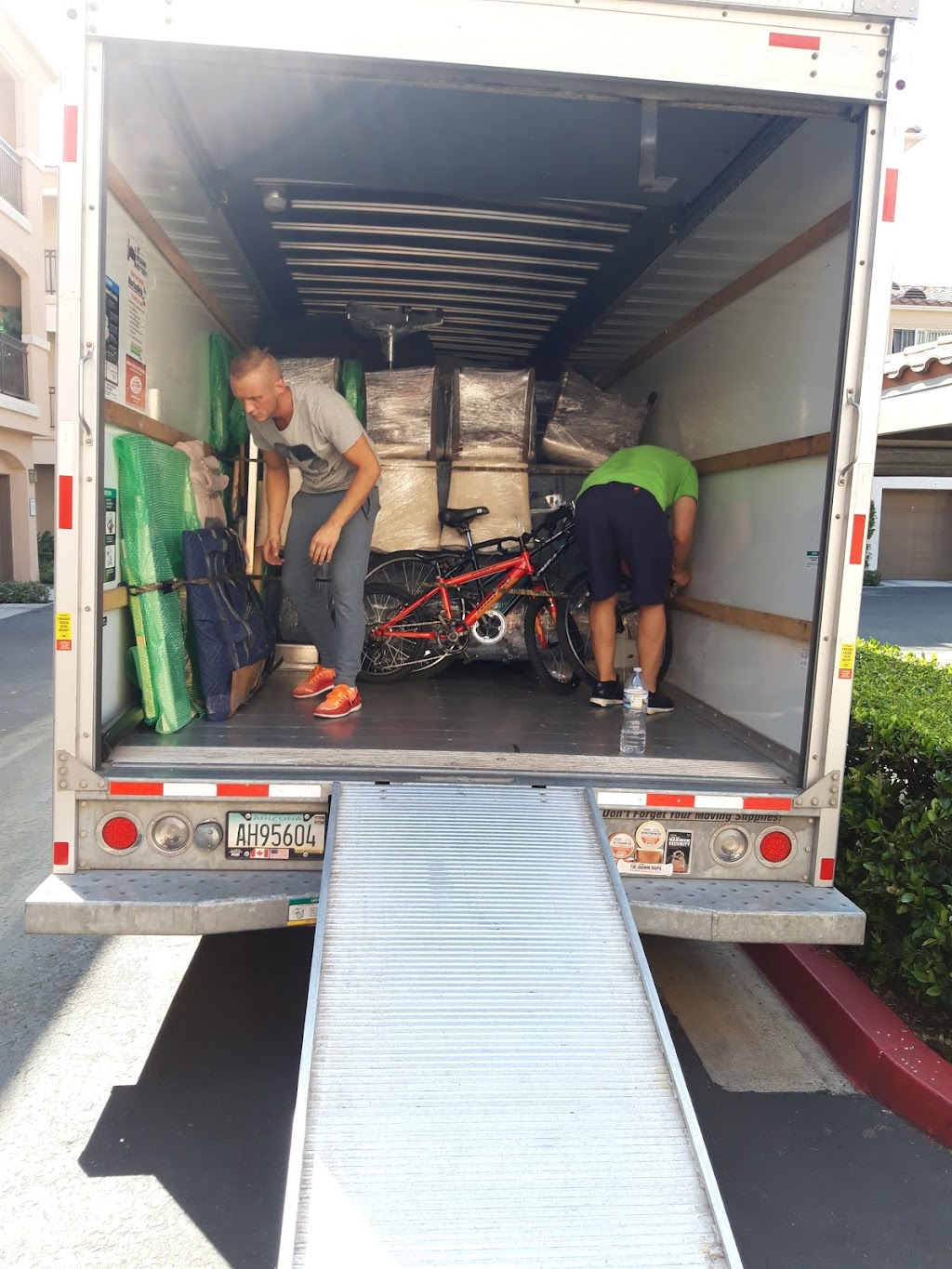 Moving Out Movers | 23405 Spectrum, Irvine, CA 92618, USA | Phone: (949) 331-2054
